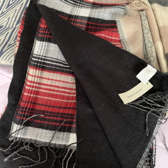 Beautiful wraps and Ruanas all brand new - Picture 5 of 5